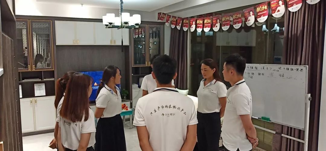 雷竞技在线官方入口,雷竞技在线官方入口實地幫扶經銷商,打造強勢銷售終端