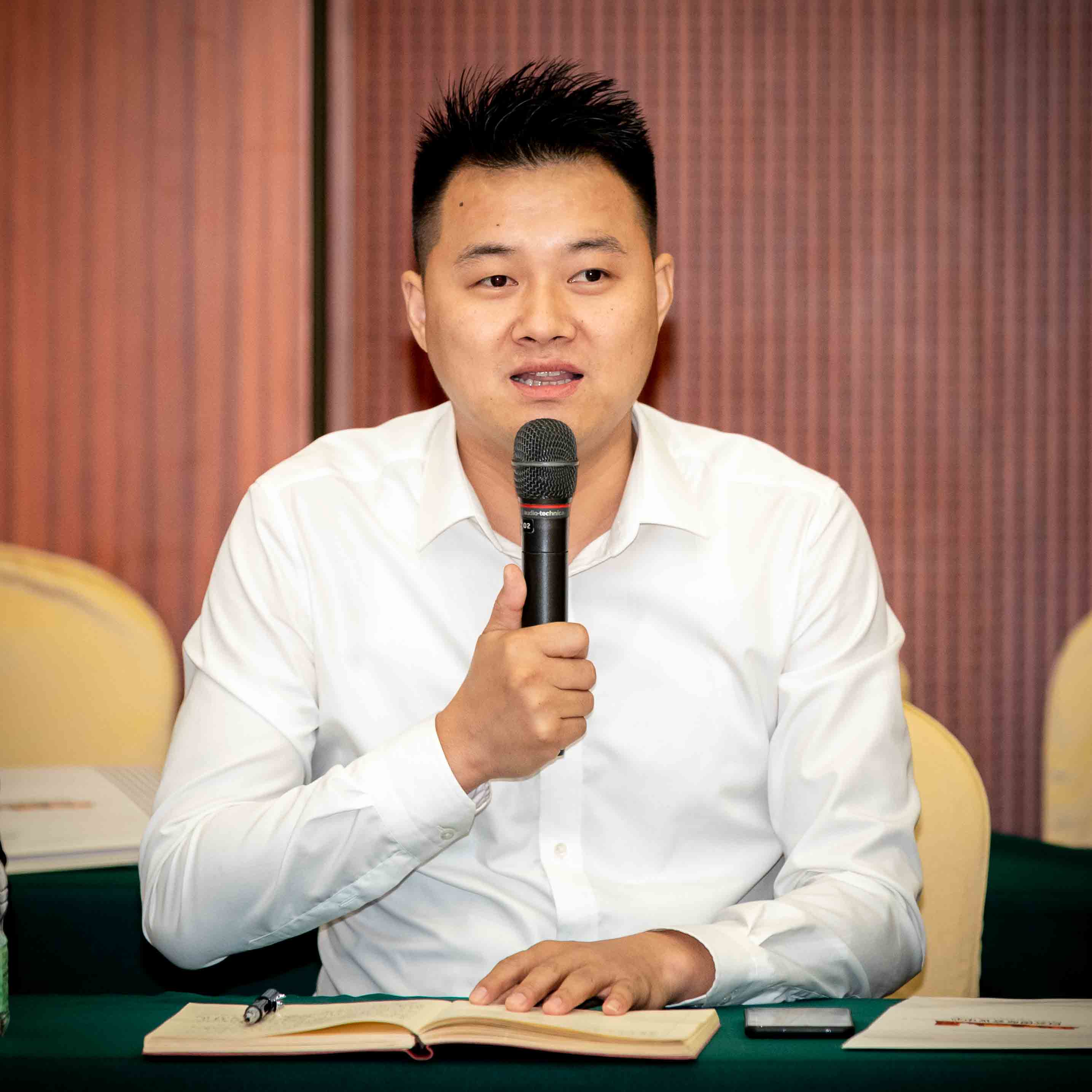 雷竞技在线官方入口,CEO王天兵,四川南充,上海市南充商會(hui) 執行秘書(shu) 長張雲(yun) 傑