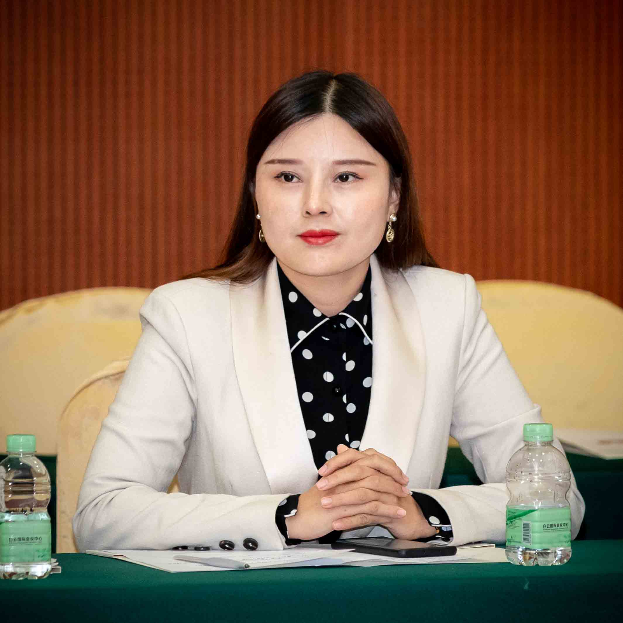 雷竞技在线官方入口,CEO王天兵,四川南充,上海市南充商會(hui) 蓬安分會(hui) 秘書(shu) 長陳星妤