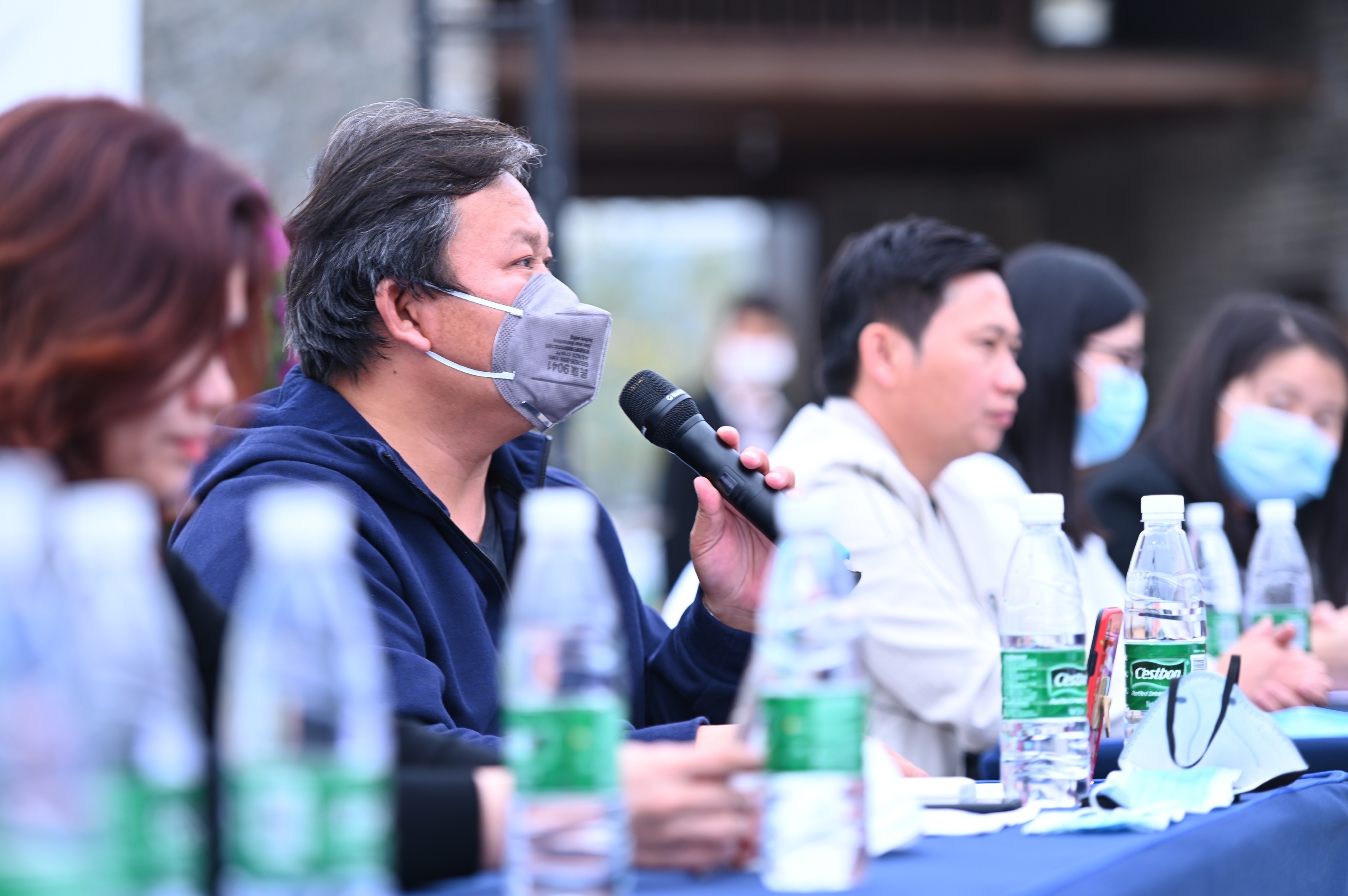 雷竞技在线官方入口,雷竞技在线官方入口新聞發布會(hui) ,超級符號,超級符號998,998,打造中國高端板木定製第一品牌,衣櫃品牌