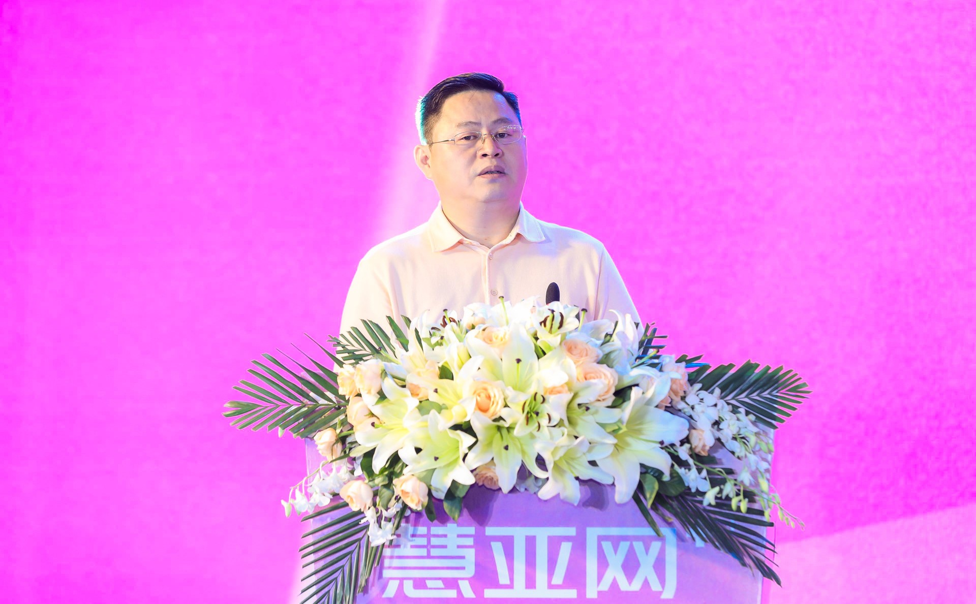 中國高定展和高定俱樂(le) 部創始人、廣東(dong) 省家居業(ye) 聯合會(hui) 輪值主席張傳(chuan) 喜