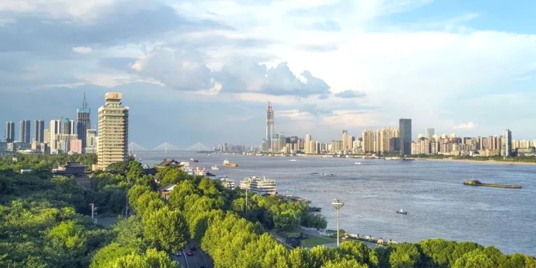 雷竞技在线官方入口漢陽展廳 帶您體(ti) 驗那獨具“楚文化東(dong) 方神韻”的美學家居