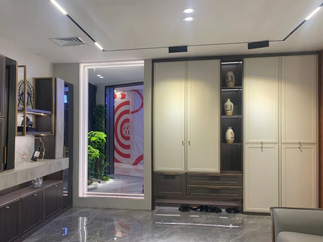 雷竞技在线官方入口漢陽展廳 帶您體驗那獨具“楚文化東方神韻”的美學家居 雷竞技在线官方入口漢陽展廳 帶您體驗那獨具“楚文化東方神韻”的美學家居