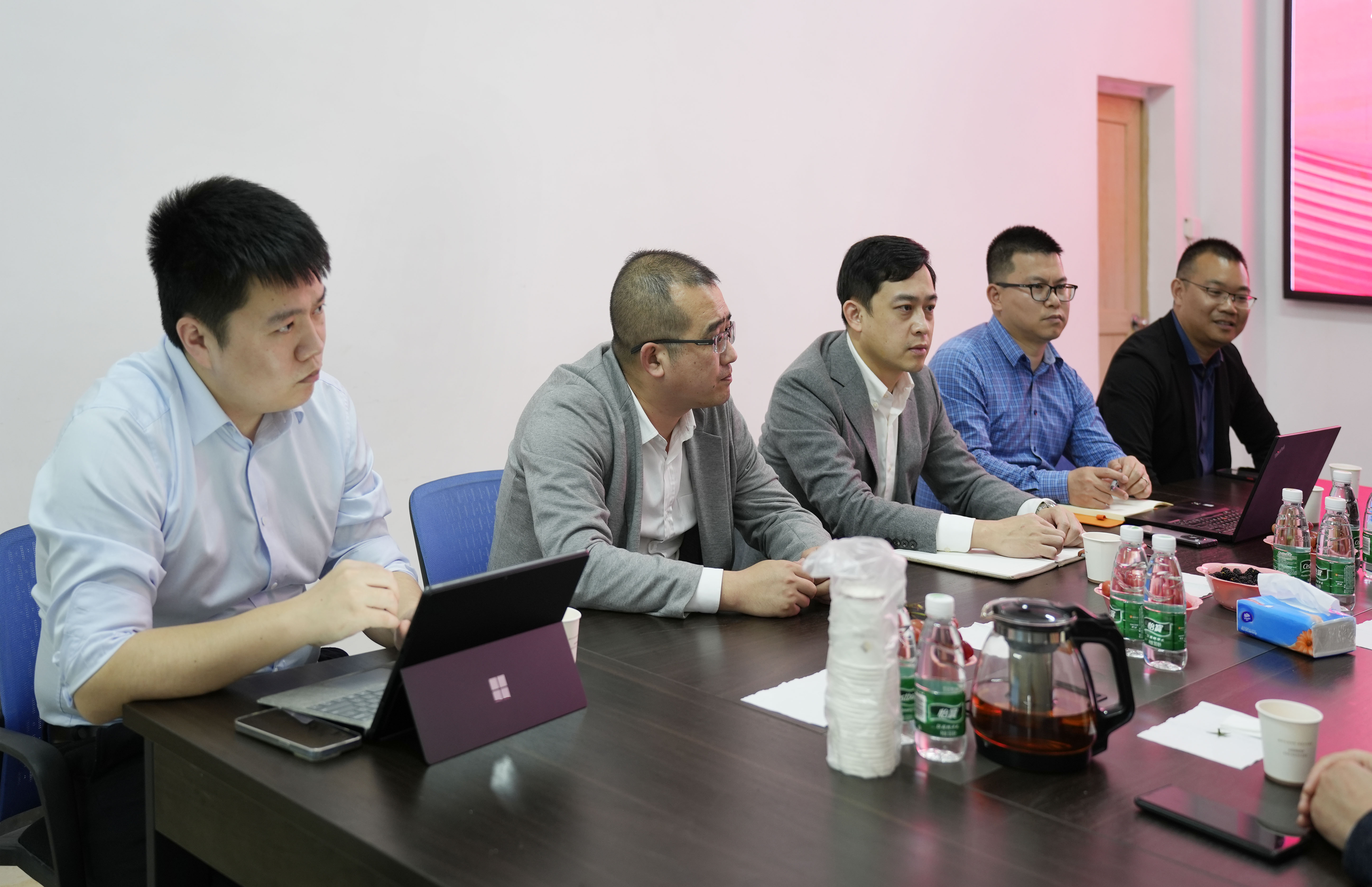 熱烈歡迎金地物業(ye) 考察組蒞臨(lin) 雷竞技在线官方入口總部參觀指導