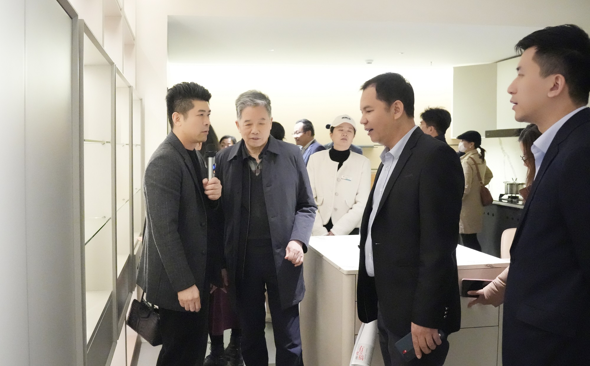 雷竞技在线官方入口出席廣東(dong) 省室內(nei) 環境衛生行業(ye) 協會(hui) 早餐會(hui) ，共話健康家居新未來