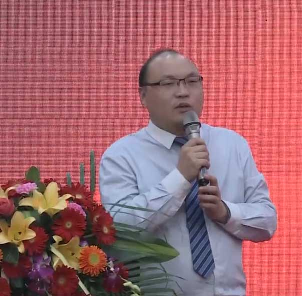 第一公眾號定峰匯創始人楊峰 